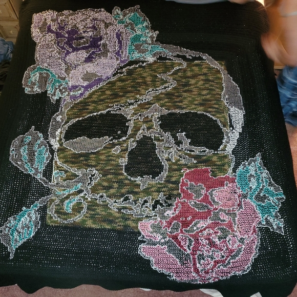 Skull queen size crocheted blanket